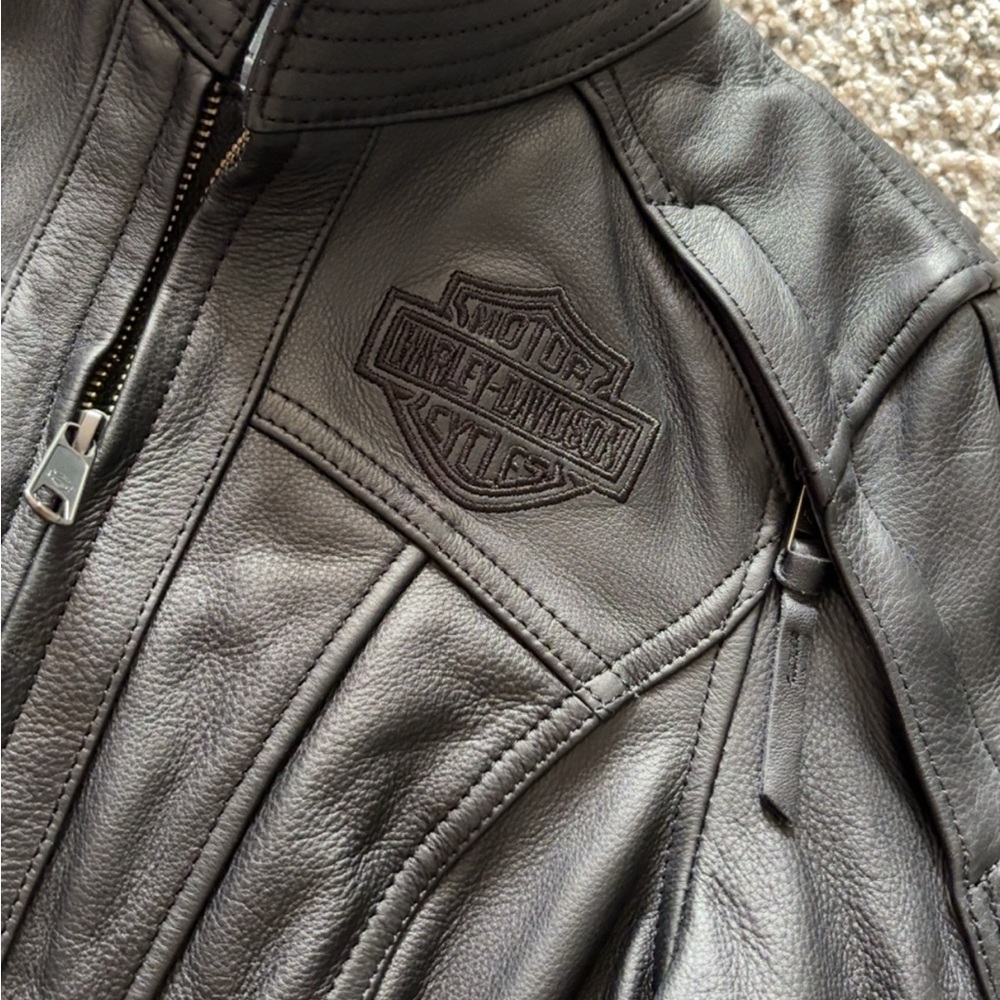 Harley-Davidson Black Leather Jacket with Skull Motif - Picture 4 of 5
